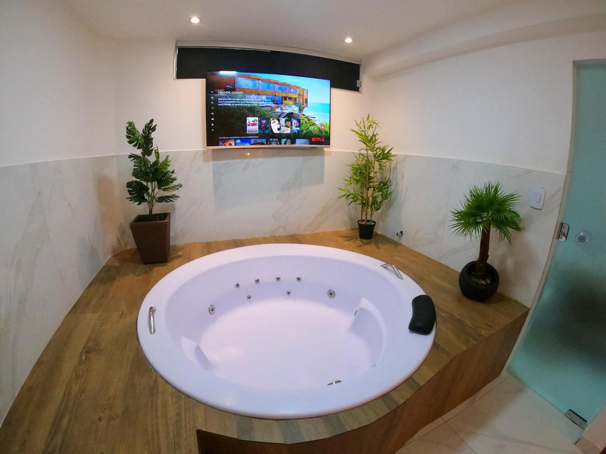 Th 101 - Flat Com Banheira De Hidromassagem Apartment โกเวร์นาดอร์ วาลาดาเรส ภายนอก รูปภาพ