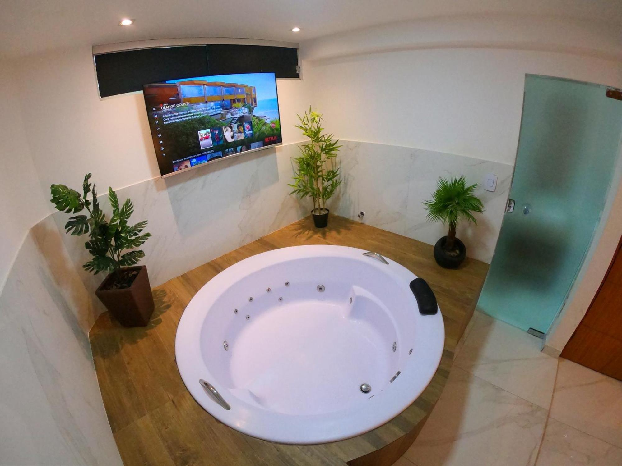Th 101 - Flat Com Banheira De Hidromassagem Apartment โกเวร์นาดอร์ วาลาดาเรส ภายนอก รูปภาพ