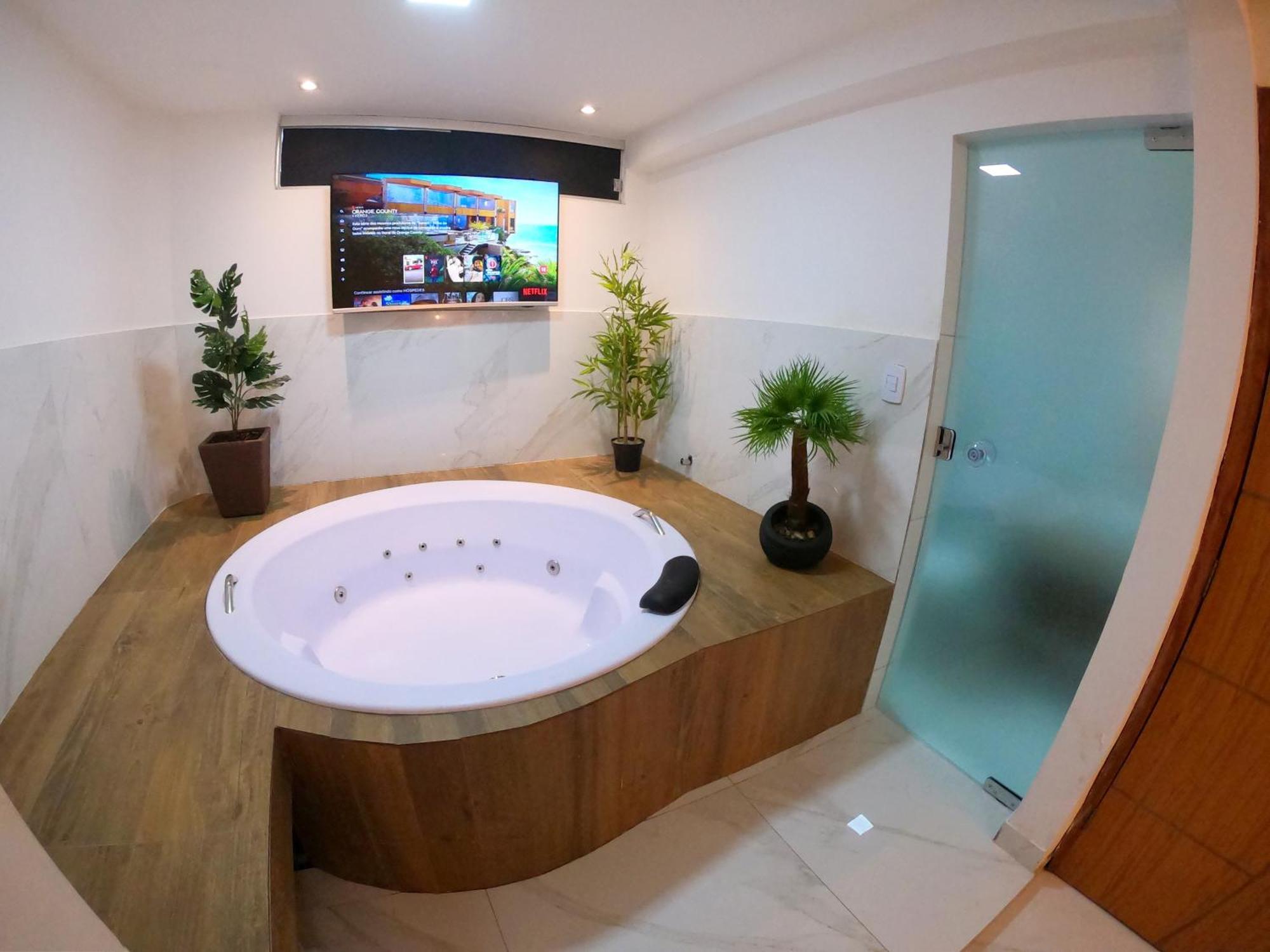 Th 101 - Flat Com Banheira De Hidromassagem Apartment โกเวร์นาดอร์ วาลาดาเรส ภายนอก รูปภาพ